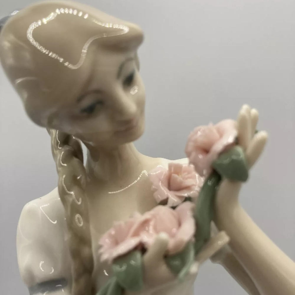 Lladro The Carnation Maiden Porcelain Figurine